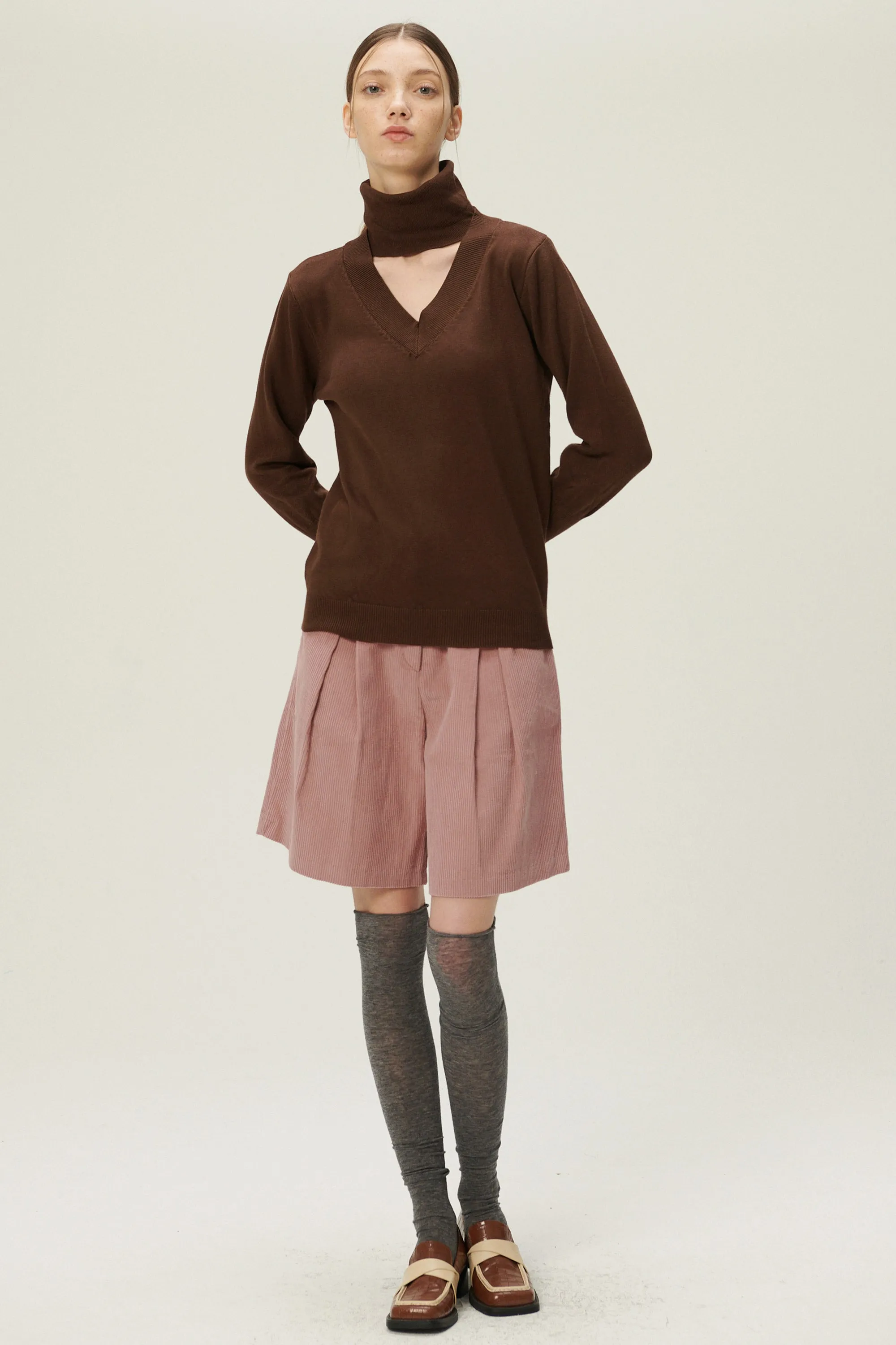 Ali Choker V-neck Knit Top