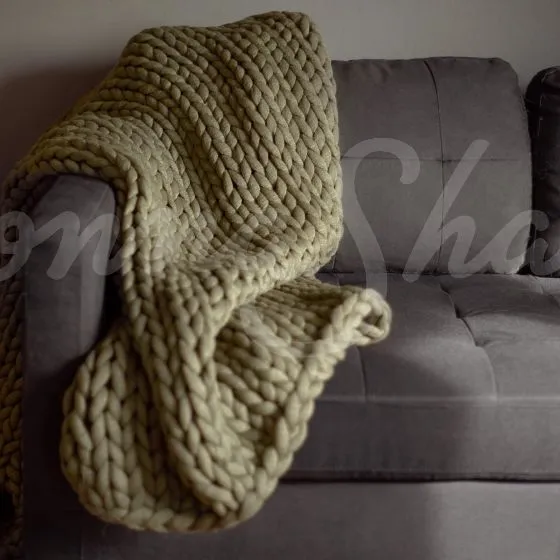 Chunky Knit Throw ~ Olive **DISCONTINUED QUANTITIES LIMITED**