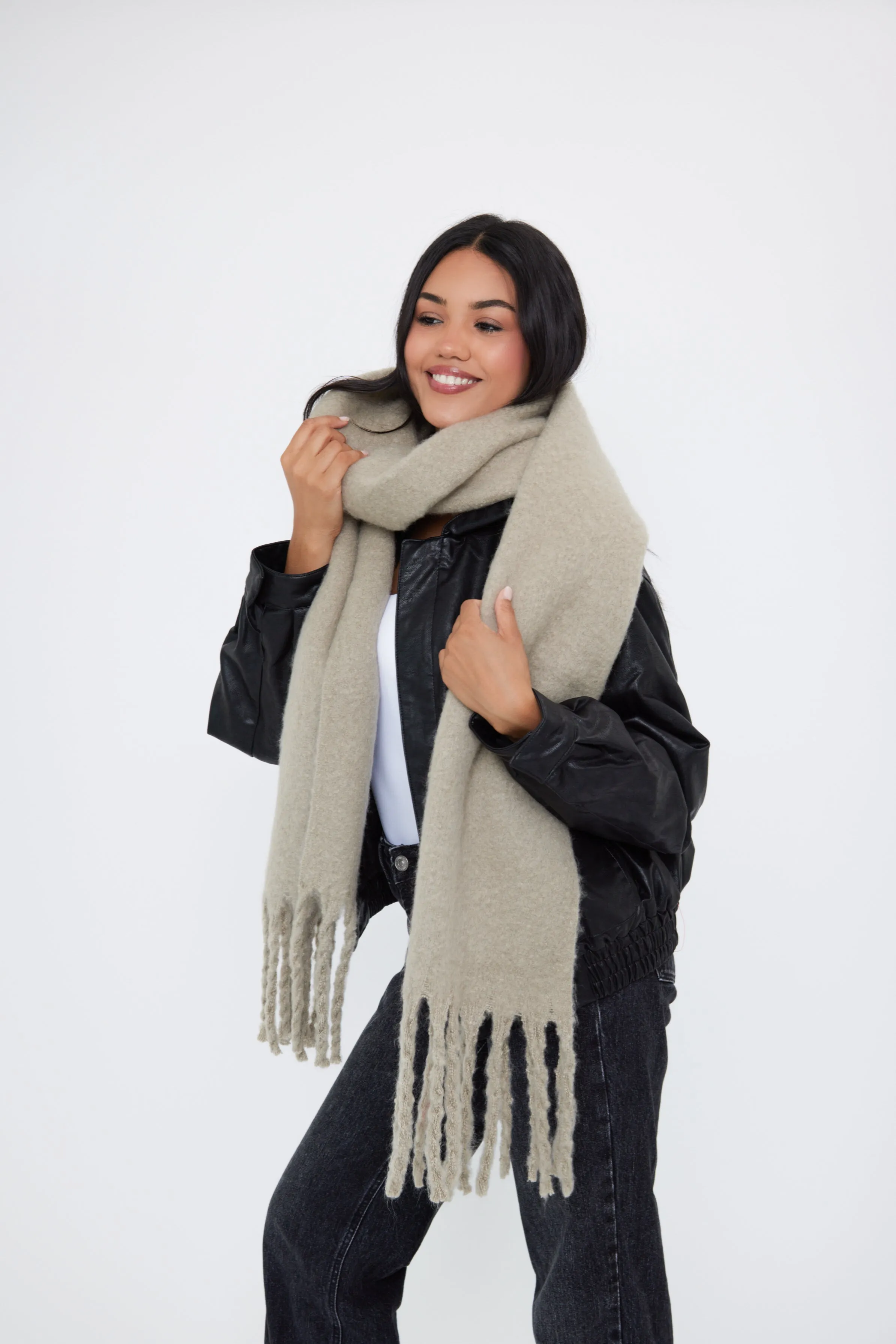 Oversized Chunky Blanket Scarf in Sustained Grey