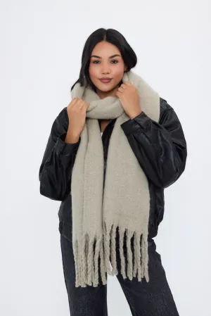 Oversized Chunky Blanket Scarf in Sustained Grey